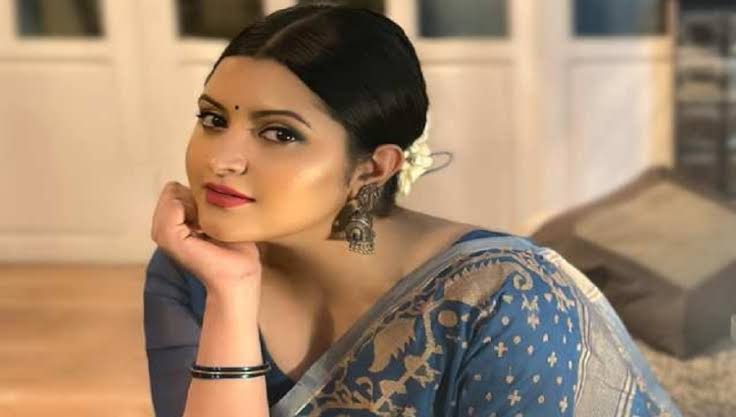 Is Pari Mani the highest paid actress in Dhallywood?