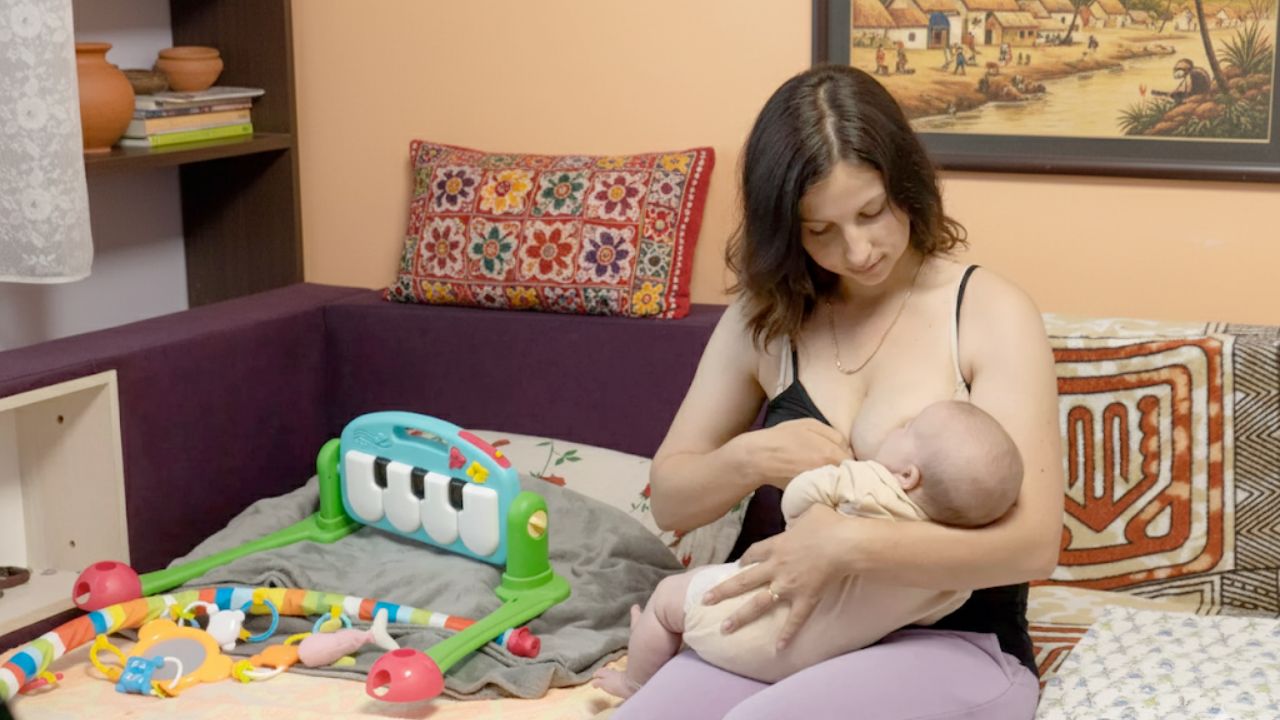 how to know baby is getting enough breast milk